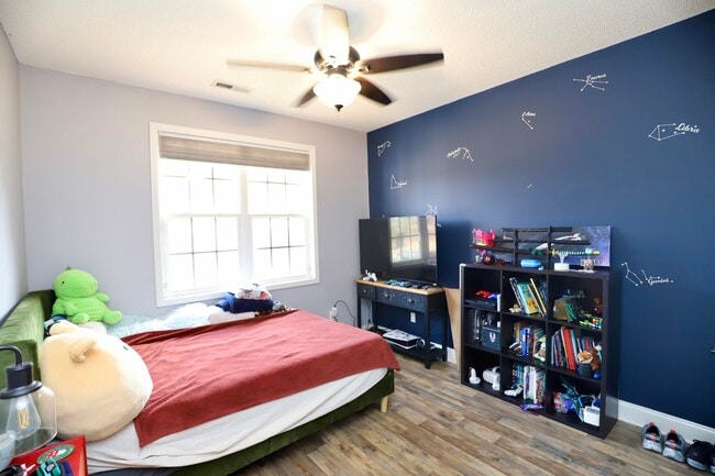 Building Photo - 1855 Beachforest Way