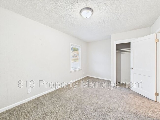 Building Photo - 2700 Oakley Ave