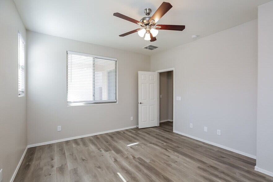 Building Photo - 4043 W Pedro Ln