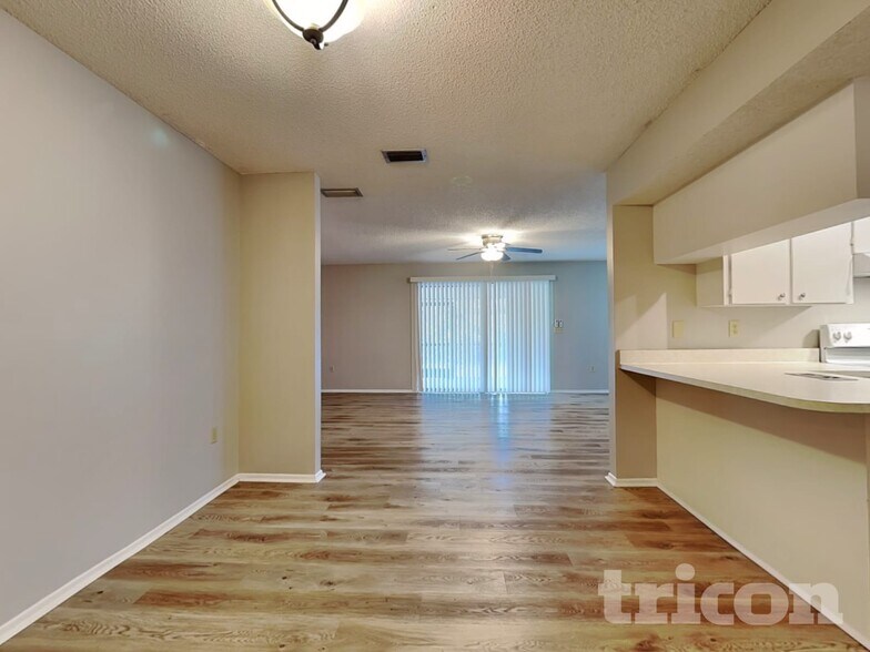 Building Photo - 4918 Ithaca Ln