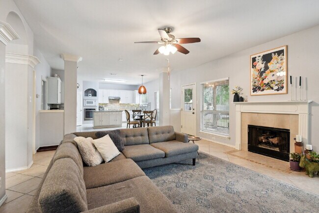 Building Photo - "Discover Comfort & Style: Spacious 3-Bedr...