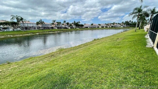 Building Photo - 2039 Tarpon Lake Way