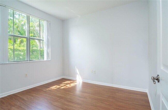 Building Photo - 4404 SW 160th Ave