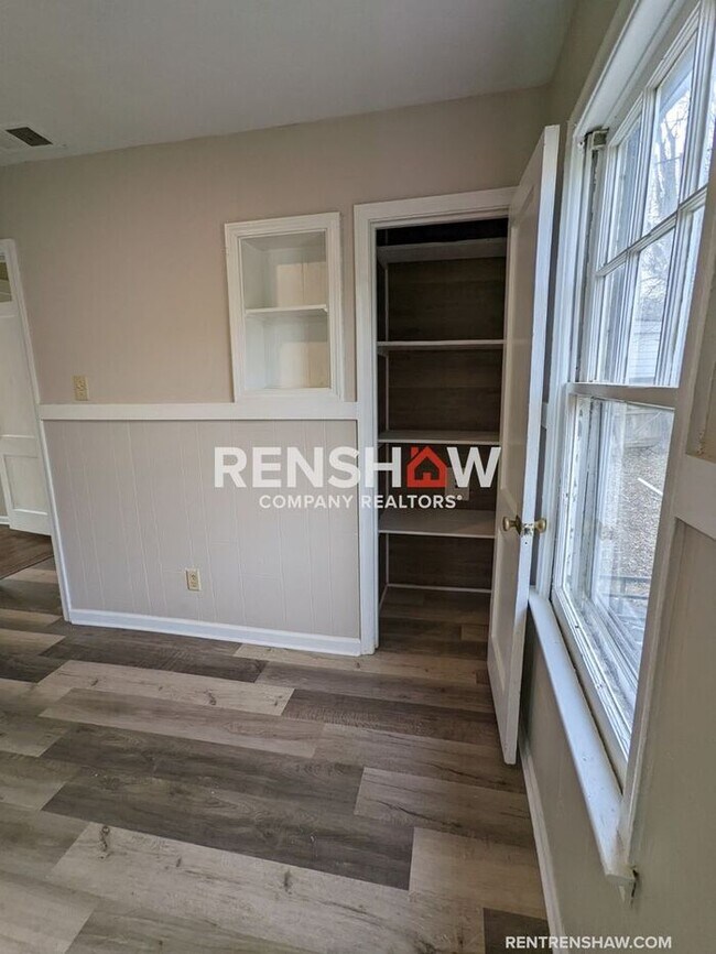 Building Photo - Completely Upgraded Property - Move in Ready!