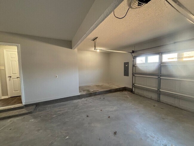 Building Photo - 1231 Beaver Trail Dr