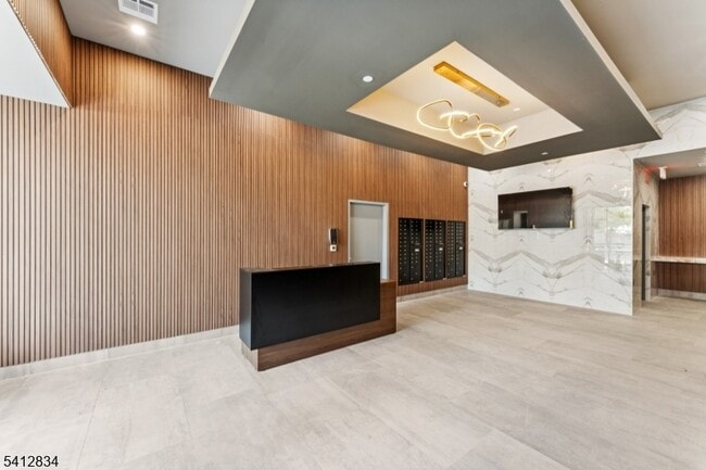 Building Photo - 140 W Webster Ave