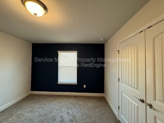 Building Photo - 5622 Burr St
