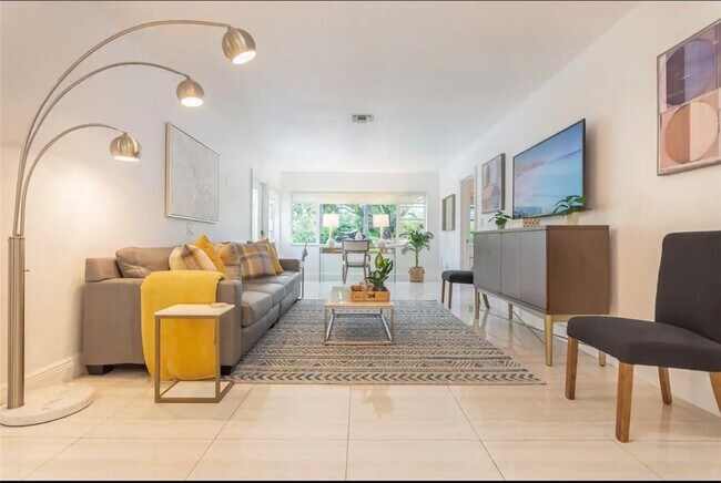 Building Photo - 1311 Monroe St