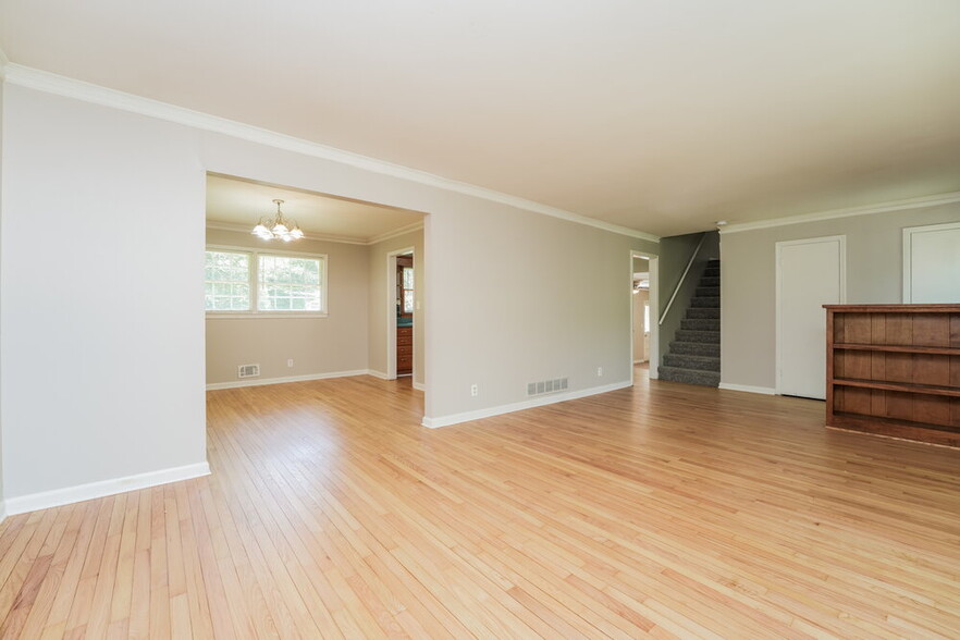 Building Photo - 3433 Comet Cir