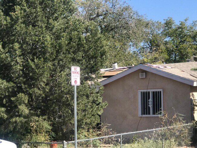 Building Photo - 1304 Buena Vista Dr SE