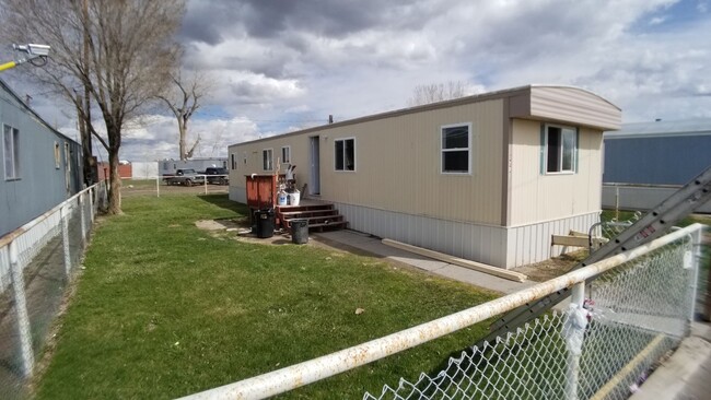 Primary Photo - 3 Bed 1.5 Bath Fully Remodeled Mobile Home...