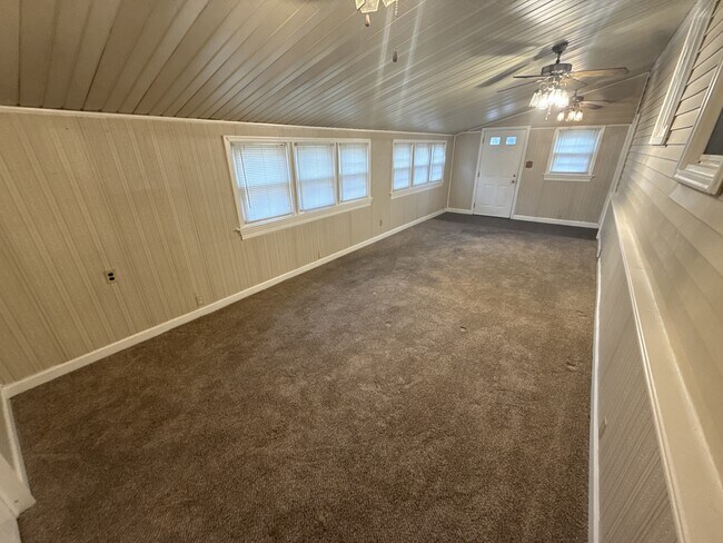 Building Photo - 223 Wiegel Dr