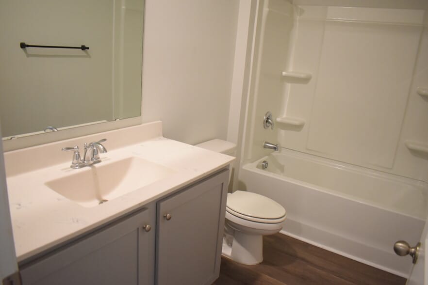 Building Photo - 832 Delta Ct