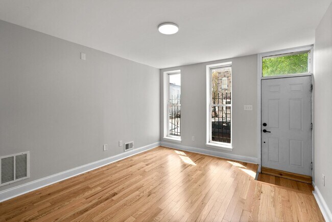 Building Photo - 2518 E Fayette St