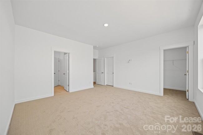 Building Photo - 7216 Westrow Ave