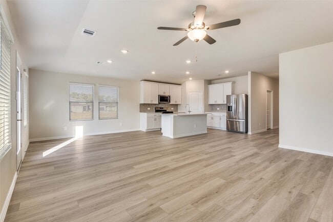 Building Photo - 203 Whitlow Dr