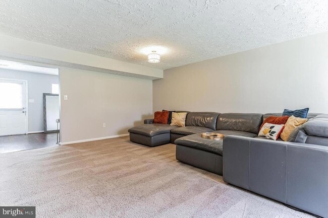 Building Photo - 6103 Red Squirrel Pl