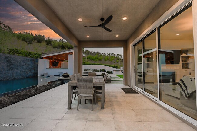Building Photo - 6981 Shadow Wood Dr
