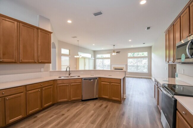 Building Photo - 672 Mandy Oaks Dr