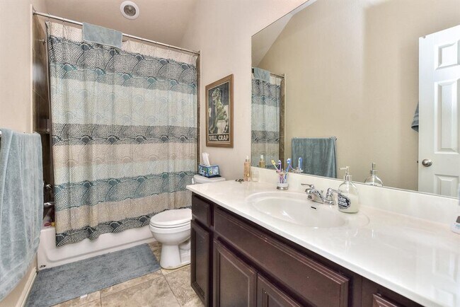 Building Photo - 117 Salt Fork Dr