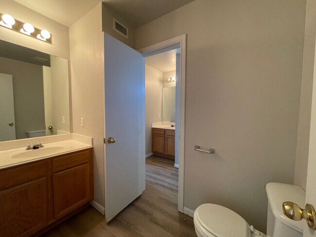 Building Photo - Updated 4 Bed, 3 Bath Home for Fall 2026 Move In!