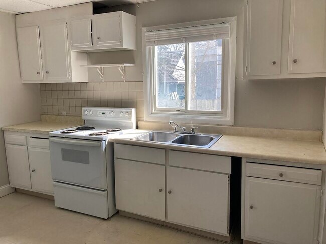 Building Photo - 430 Ridgeway Ave