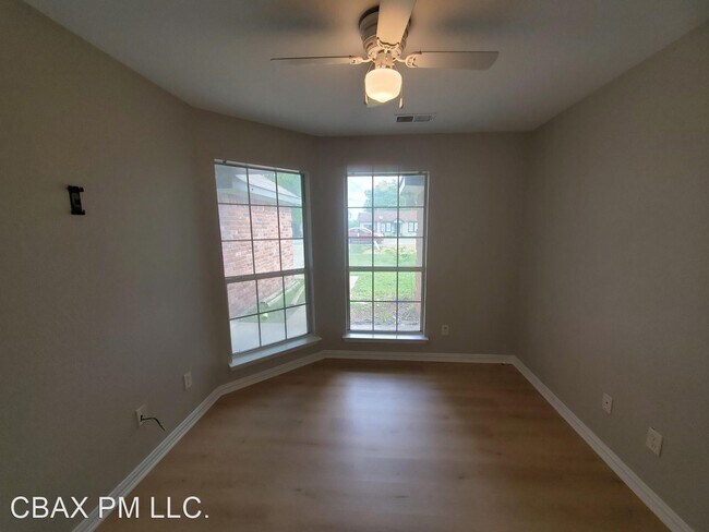 Building Photo - 3 br, 2 bath House - 504 E Buffalo St