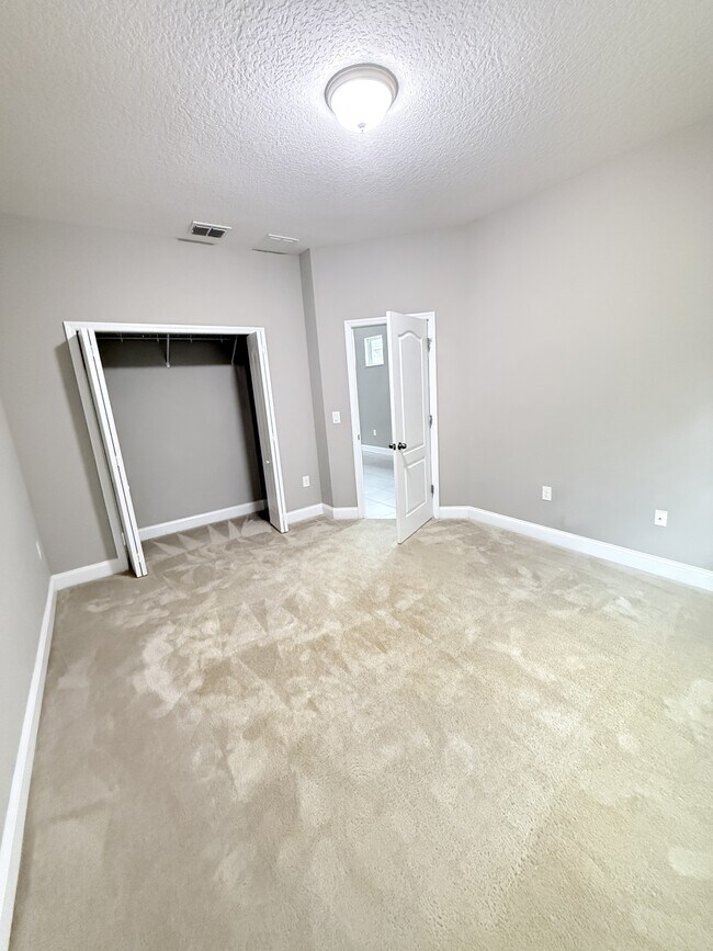 Building Photo - 8025 Navel Orange Ln