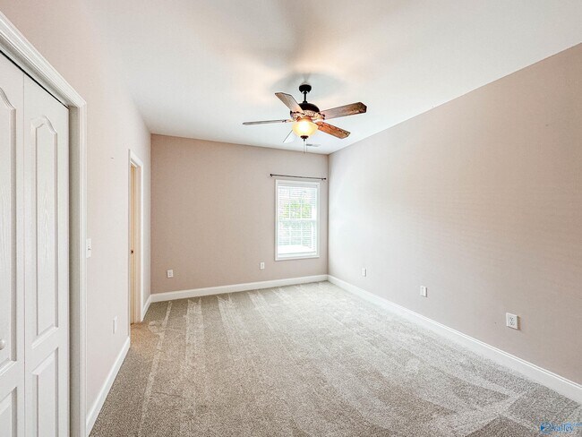 Building Photo - 2303 Palisades Ct SW