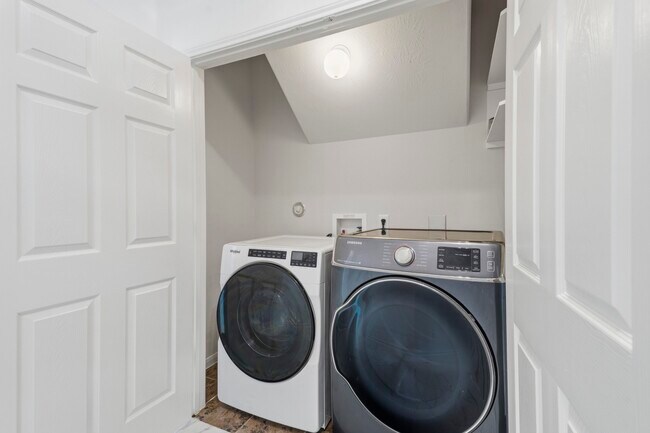 Building Photo - 21635 Alta Peak Way