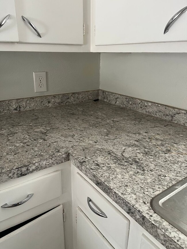 Building Photo - 1618 58th St