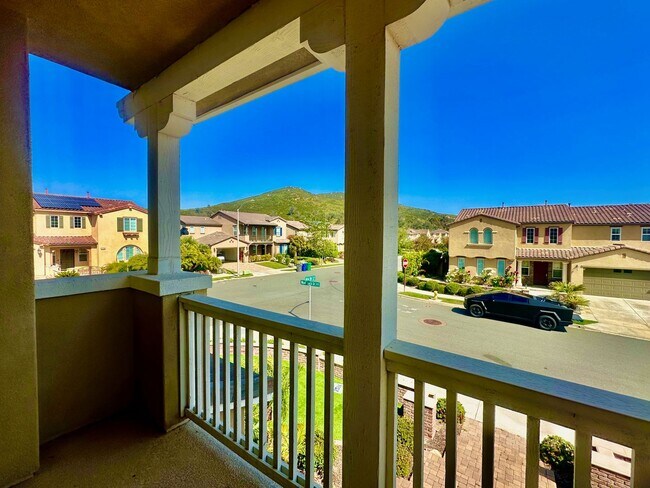 Building Photo - Corner lot Executive home near everything!