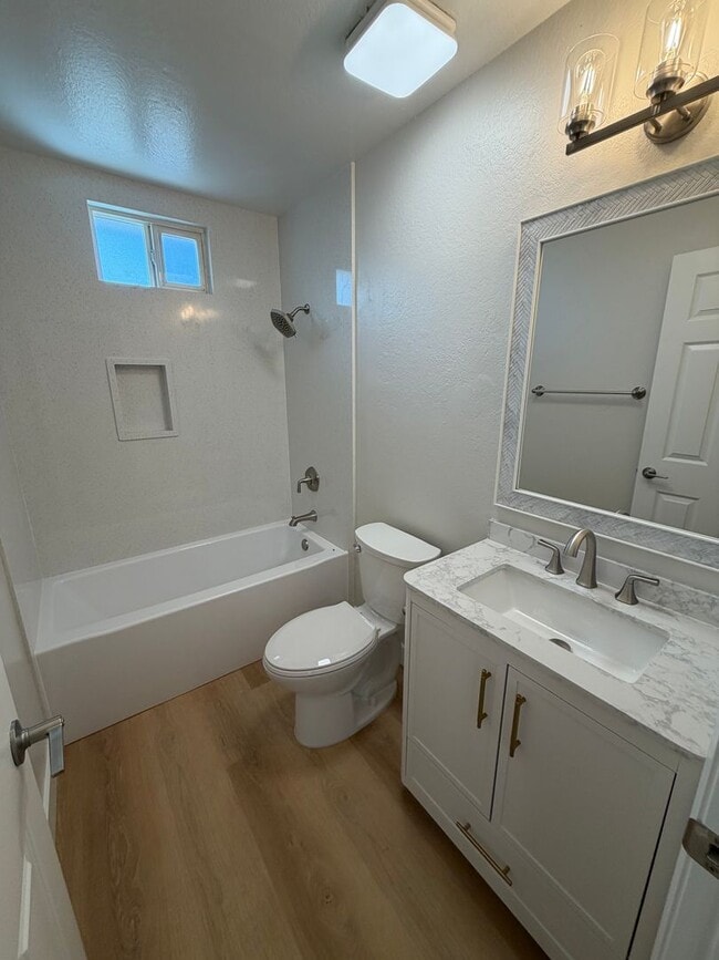 Building Photo - 3 Bed 1 Bath Single Family Home In Pittsburg (Newly Remodeled)