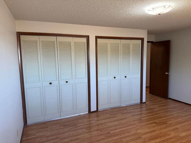Building Photo - 1422 Lawnridge Ave