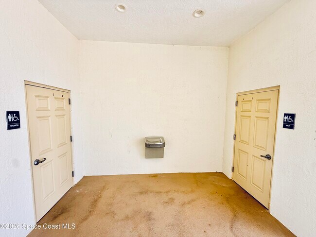 Building Photo - 250 S Sykes Creek Pkwy