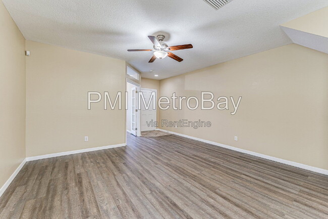 Building Photo - 15706 Fishhawk Falls Dr