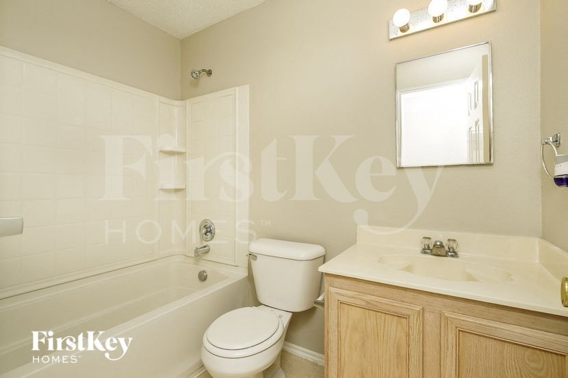 Building Photo - 508 Rocky Springs Dr
