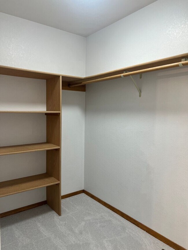 Building Photo - 3 bedroom 2.5 bathroom Home in Lake Steven...