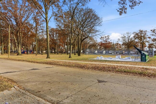 Building Photo - 25118 Lehigh St