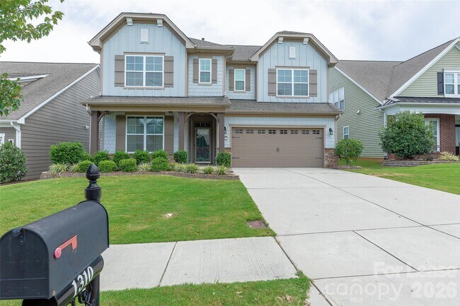 Building Photo - 1310 Middlecrest Dr NW