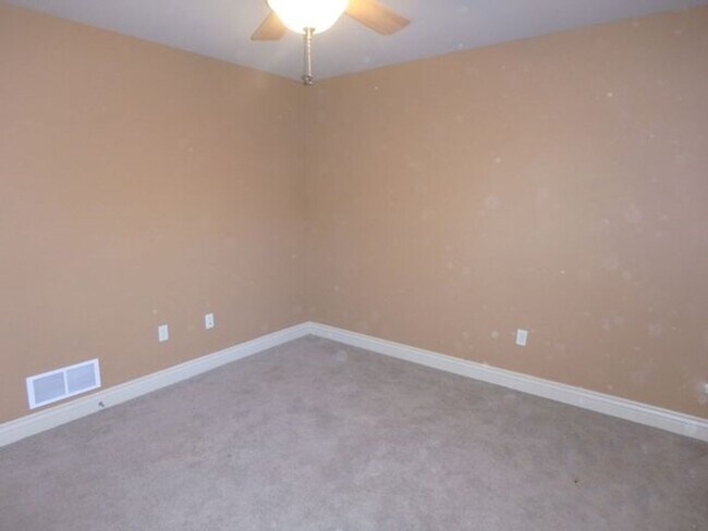 Building Photo - Great 3 Bed 2 Bath House in Mill Creek Manor!