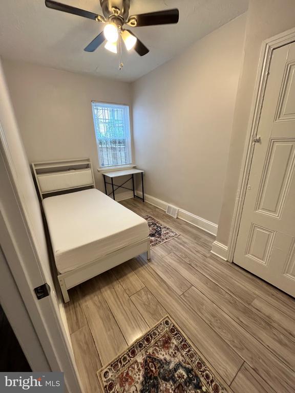 Building Photo - 2048 N Darien St