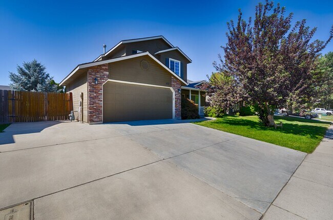 Building Photo - Beautiful Meridian home