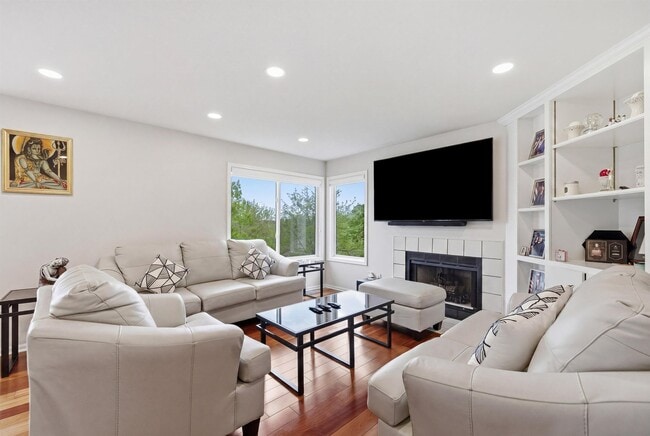 Building Photo - 2243 Sun Valley Dr