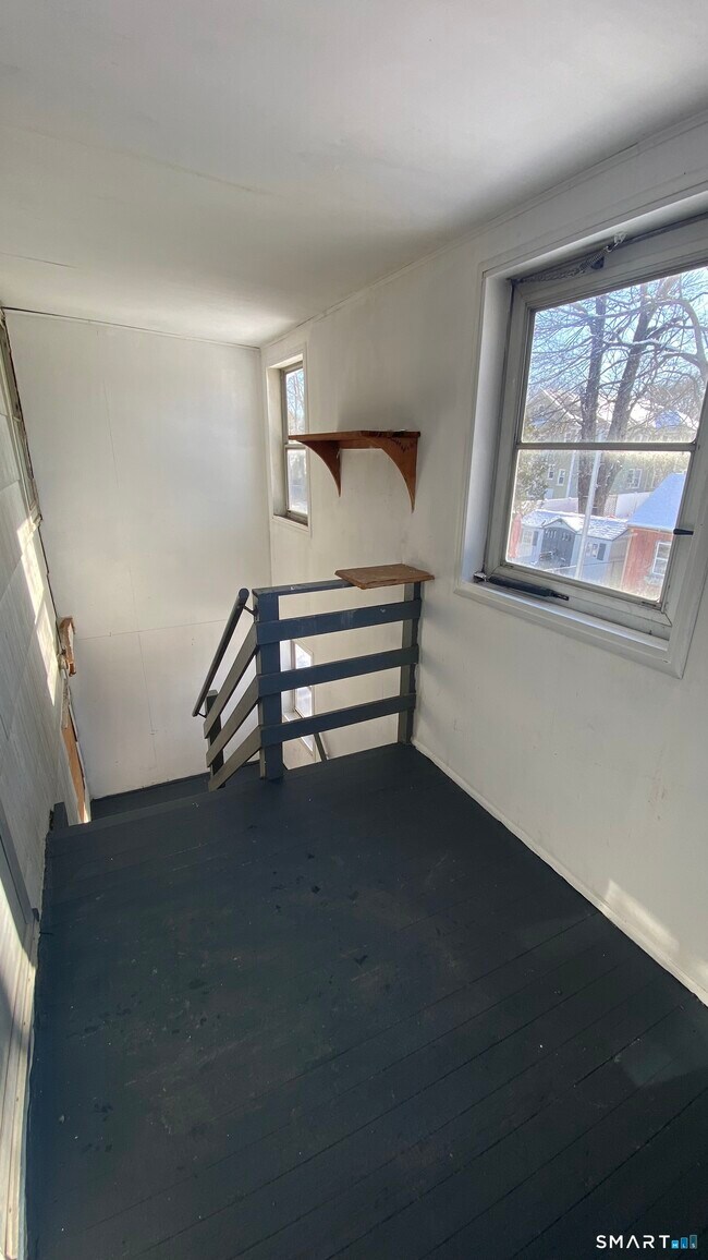 Building Photo - 214 Columbia St