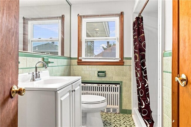 Building Photo - 23 Amory St