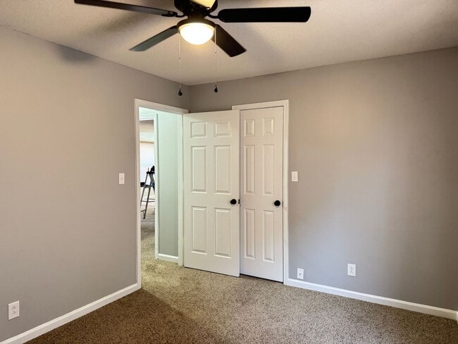 Building Photo - Charming 3 bd/2 ba with Basement!! Home Near Ft Campbell!