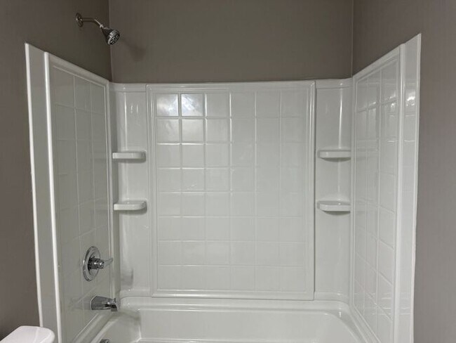 Building Photo - Beautiful Modern 3Bdm 2Ba Home, Easy Access to I-10, Must See!