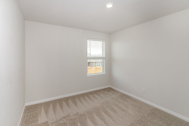 Building Photo - 413 Polly Grv Dr