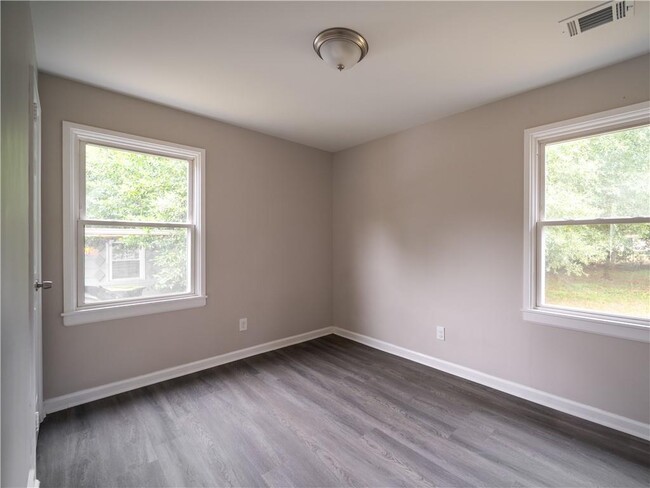 Building Photo - 204 Arnold Blvd